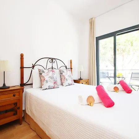 Apartment In Albufeira Near The Beach